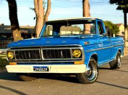 FORD F-100 