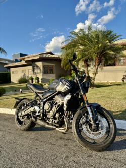 TRIUMPH Trident 660 