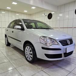 VOLKSWAGEN Polo Sedan 1.6 4P FLEX