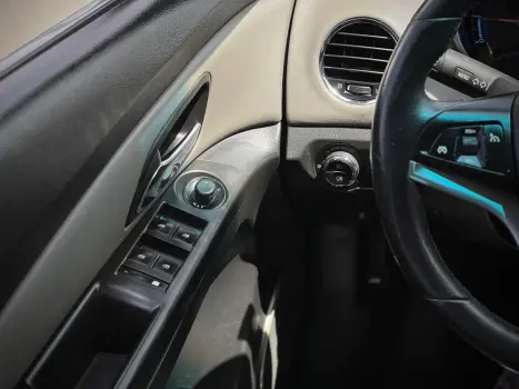 CHEVROLET Cruze Sedan 1.8 16V 4P LTZ ECOTEC FLEX AUTOM�TICO, Foto 10