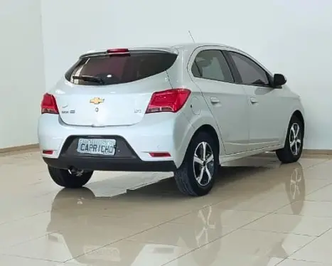 CHEVROLET Onix Hatch 1.4 4P FLEX LTZ AUTOMÁTICO, Foto 6 CHEVROLET Onix Hatch 1.4 4P FLEX LTZ AUTOMÁTICO, Foto 6