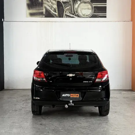 CHEVROLET Onix Hatch 1.4 4P FLEX LTZ, Foto 6