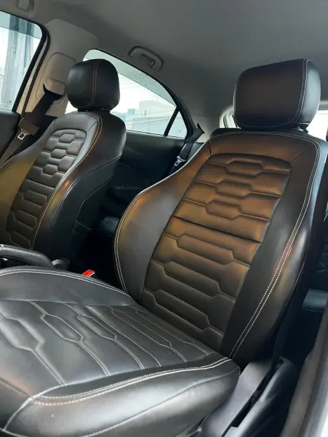 CHEVROLET Onix Hatch 1.4 4P FLEX LTZ AUTOM�TICO, Foto 2