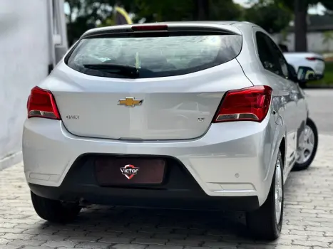 CHEVROLET Onix Hatch 1.4 4P FLEX LT, Foto 14
