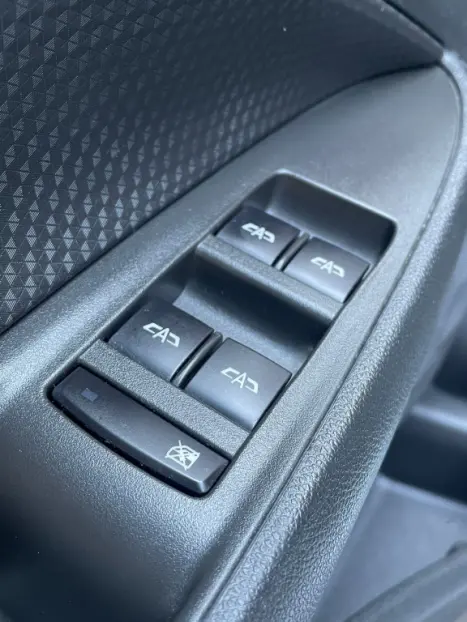 CHEVROLET Onix Hatch 1.0 12V 4P FLEX TURBO AUTOM�TICO, Foto 8