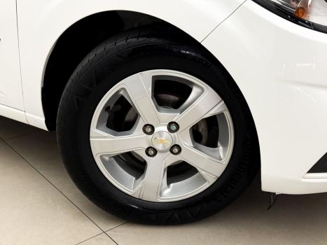 CHEVROLET Onix Hatch 1.4 4P FLEX LT AUTOM�TICO, Foto 3