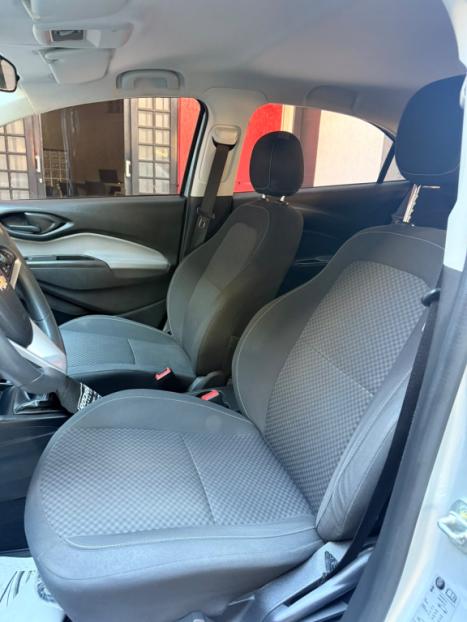 CHEVROLET Onix Hatch 1.4 4P FLEX LT, Foto 5