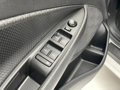 CHEVROLET Onix Sedan 1.0 12V 4P FLEX PLUS TURBO AUTOM�TICO, Foto 24