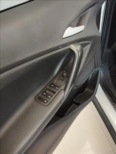 CHEVROLET Tracker 1.0 12V 4P FLEX TURBO AUTOMÁTICO, Foto 8 CHEVROLET Tracker 1.0 12V 4P FLEX TURBO AUTOMÁTICO, Foto 8