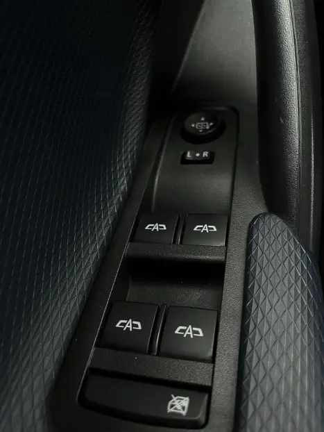 CHEVROLET Tracker 1.2 12V 4P FLEX TURBO PREMIER AUTOMÁTICO, Foto 3 CHEVROLET Tracker 1.2 12V 4P FLEX TURBO PREMIER AUTOMÁTICO, Foto 3