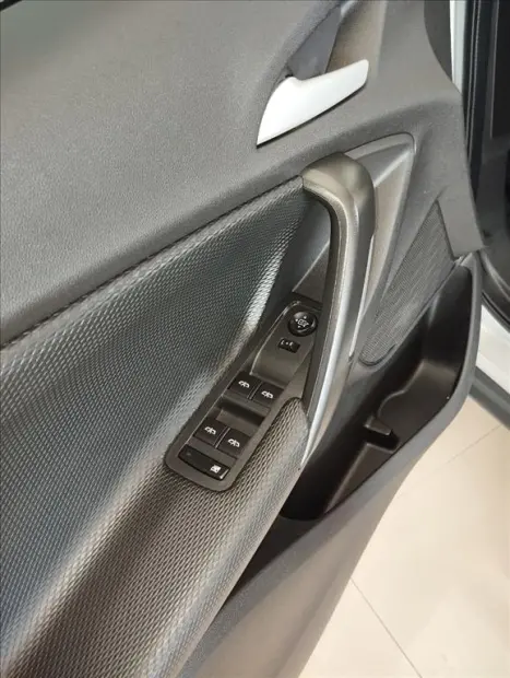 CHEVROLET Tracker 1.0 12V 4P FLEX TURBO LT AUTOM�TICO, Foto 9