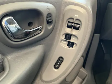 CHRYSLER Grand Caravan 3.3 V6 12V 4P LIMITED AUTOMÁTICO, Foto 7 CHRYSLER Grand Caravan 3.3 V6 12V 4P LIMITED AUTOMÁTICO, Foto 7