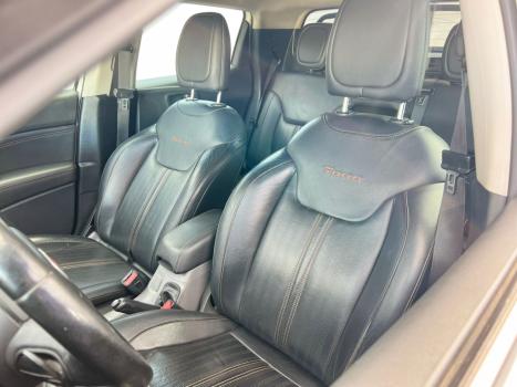 FIAT Toro 2.4 16V 4P MULTIAIR FLEX VOLCANO AUTOMÁTICO, Foto 27 FIAT Toro 2.4 16V 4P MULTIAIR FLEX VOLCANO AUTOMÁTICO, Foto 27