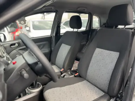 FORD Fiesta Hatch 1.6 4P, Foto 3