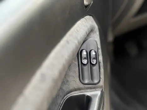 FORD Fiesta Hatch 1.6 4P, Foto 6