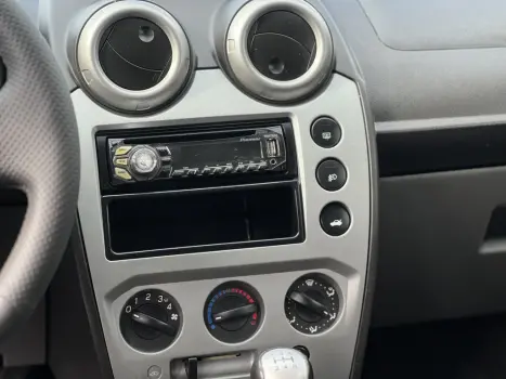 FORD Fiesta Hatch 1.6 4P, Foto 8