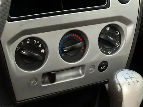 FORD Fiesta Hatch 1.6 4P, Foto 12