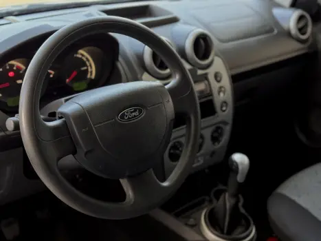 FORD Fiesta Hatch 1.6 4P FLEX, Foto 2