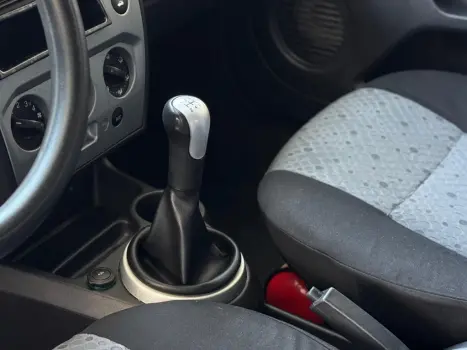 FORD Fiesta Hatch 1.6 4P, Foto 4