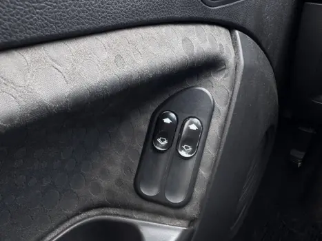 FORD Fiesta Hatch 1.6 4P ROCAM FLEX, Foto 12