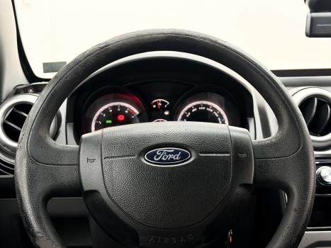 FORD Fiesta Hatch 1.6, Foto 9