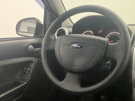FORD Fiesta Sedan 1.6 4P ROCAM FLEX, Foto 18