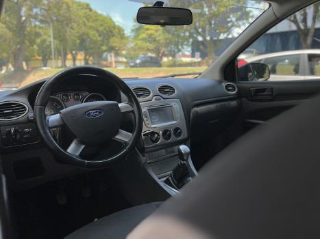 FORD Focus Hatch 1.6 4P, Foto 2