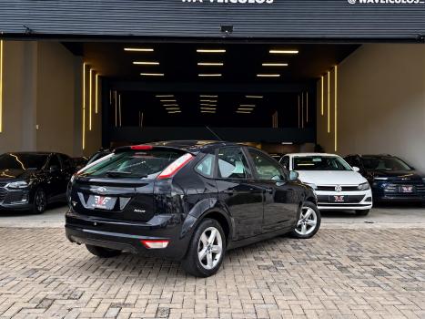 FORD Focus Hatch 1.6 16V 4P SE PLUS FLEX, Foto 4
