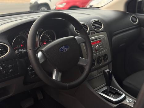 FORD Focus Hatch 2.0 16V 4P GLX FLEX AUTOM�TICO, Foto 2