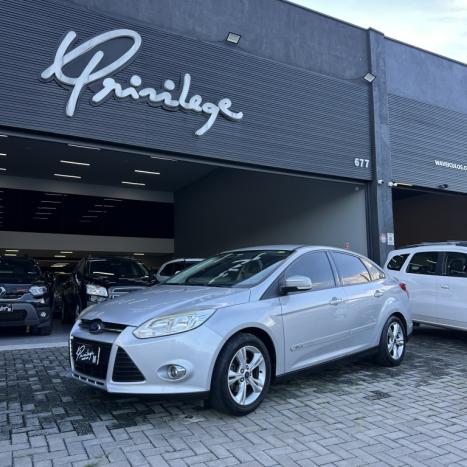 FORD Focus Sedan 1.6 4P, Foto 1
