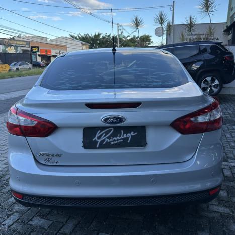 FORD Focus Sedan 1.6 4P, Foto 2