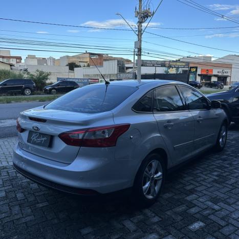 FORD Focus Sedan 1.6 4P, Foto 3