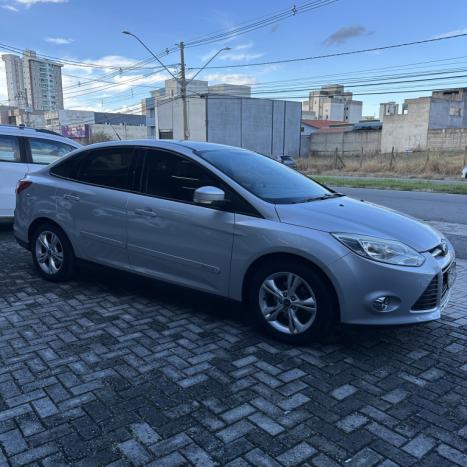 FORD Focus Sedan 1.6 4P, Foto 6
