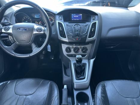 FORD Focus Sedan 1.6 4P, Foto 9