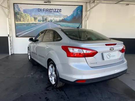 FORD Focus Sedan 2.0 16V 4P FLEX SE POWERSHIFT AUTOMTICO, Foto 9
