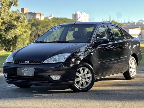 FORD Focus Sedan 2.0 16V 4P GHIA, Foto 3