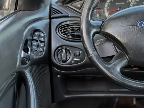 FORD Focus Sedan 2.0 16V 4P GHIA, Foto 4