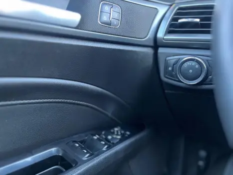 FORD Fusion 2.0 4P 16V TITANIUM AWD AUTOM�TICO, Foto 4