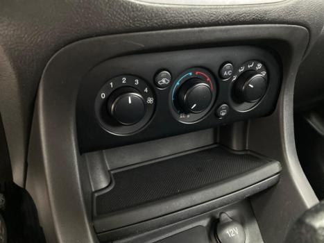 FORD Ka Hatch 1.5 12V 4P FLEX TI-VCT SE AUTOM�TICO, Foto 9