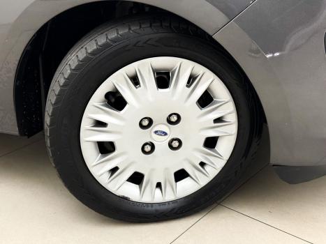 FORD Ka + Sedan 1.5 12V 4P FLEX TI-VCT SE AUTOM�TICO, Foto 3