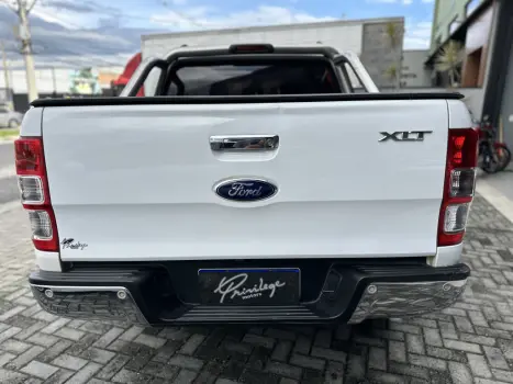 FORD Ranger 3.0 V6 24V 4X4 XLT TURBO DIESEL CABINE DUPLA AUTOMTICO, Foto 3