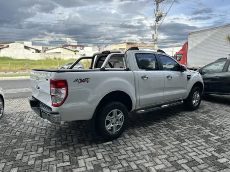 FORD Ranger 3.0 V6 24V 4X4 XLT TURBO DIESEL CABINE DUPLA AUTOMTICO, Foto 7