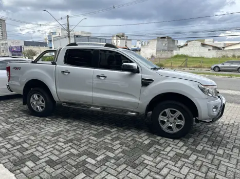 FORD Ranger 3.0 V6 24V 4X4 XLT TURBO DIESEL CABINE DUPLA AUTOMTICO, Foto 9