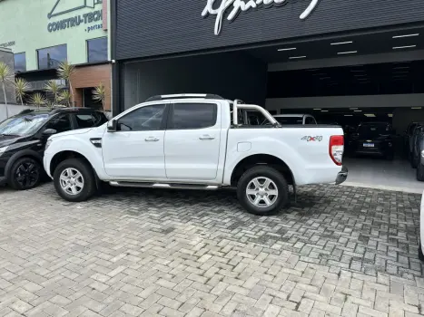 FORD Ranger 3.0 V6 24V 4X4 XLT TURBO DIESEL CABINE DUPLA AUTOMTICO, Foto 10