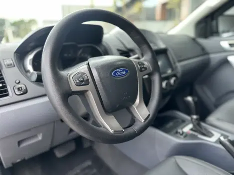 FORD Ranger 3.2 20V CABINE DUPLA 4X4 LIMITED TURBO DIESEL AUTOMTICO, Foto 3
