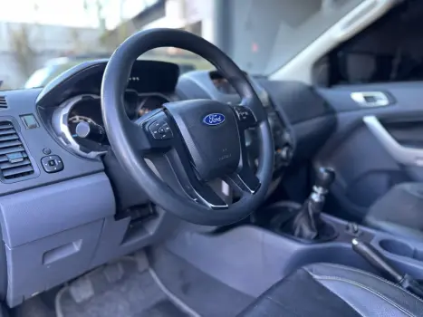 FORD Ranger 3.2 20V XLT 4X4 CABINE DUPLA TURBO DIESEL, Foto 4