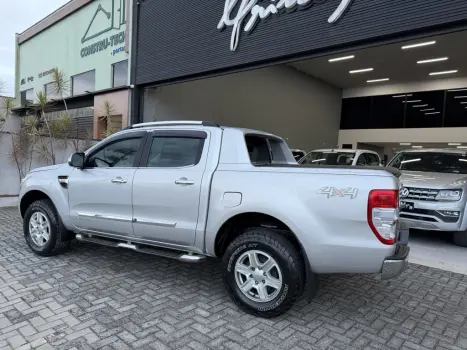 FORD Ranger 3.2 20V CABINE DUPLA 4X4 LIMITED TURBO DIESEL AUTOMÁTICO, Foto 10