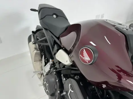 HONDA CBR 1000 Super Black Bird, Foto 2