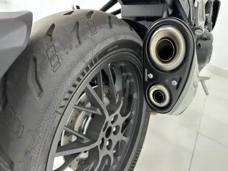 HONDA CBR 1000 Super Black Bird, Foto 4