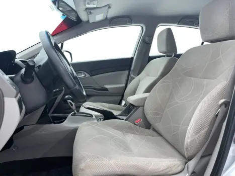 HONDA Civic 1.8 16V 4P FLEX LXS AUTOM�TICO, Foto 17